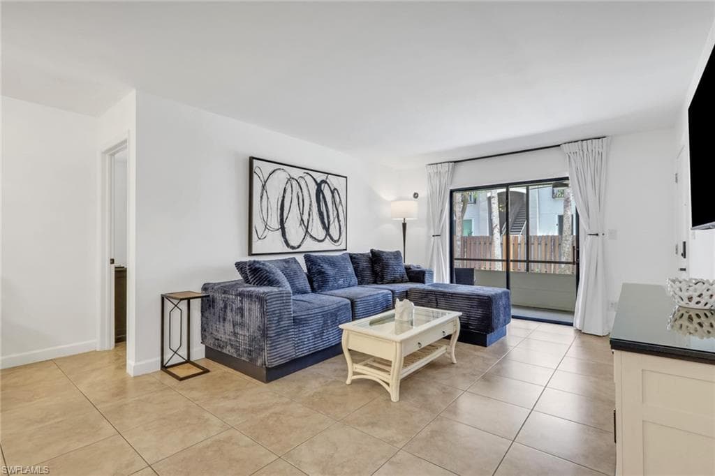 5307 Summerlin RD 708-2