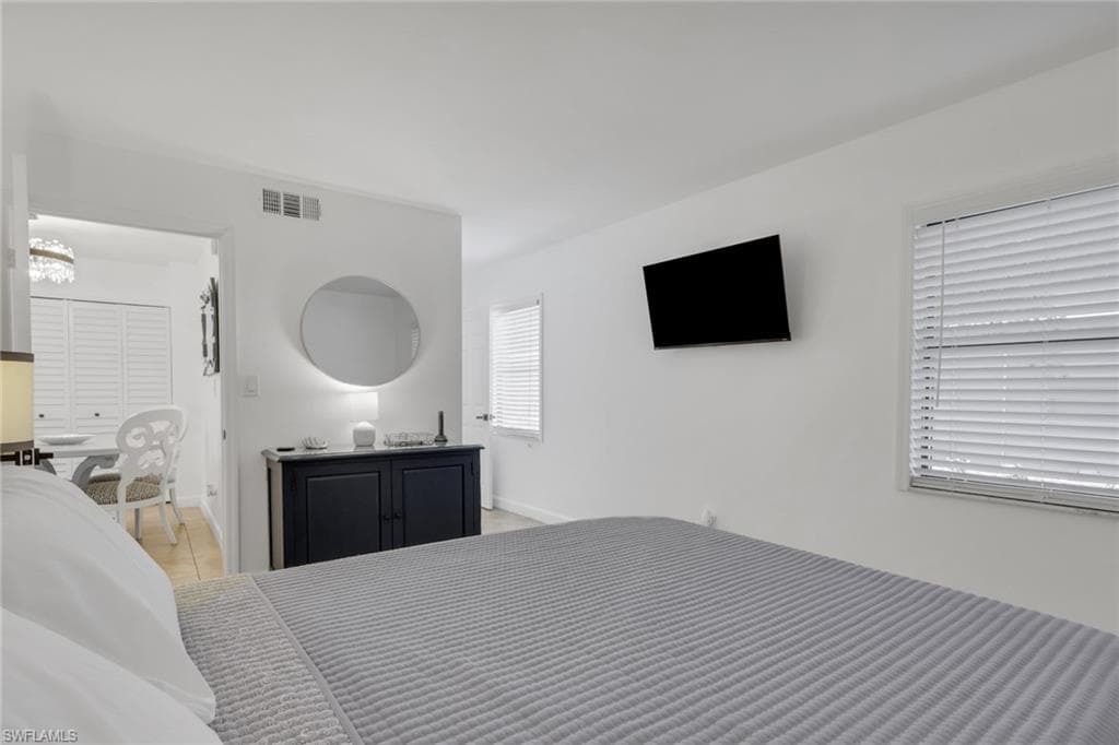 5307 Summerlin RD 708-13