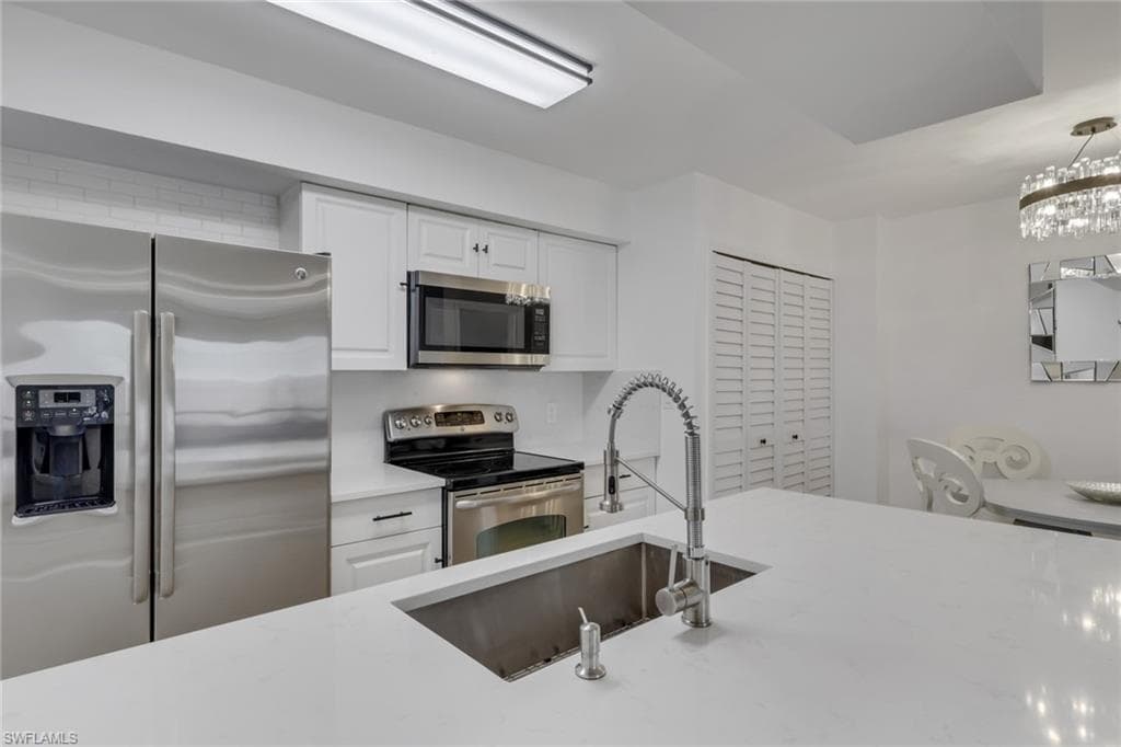 5307 Summerlin RD 708-7