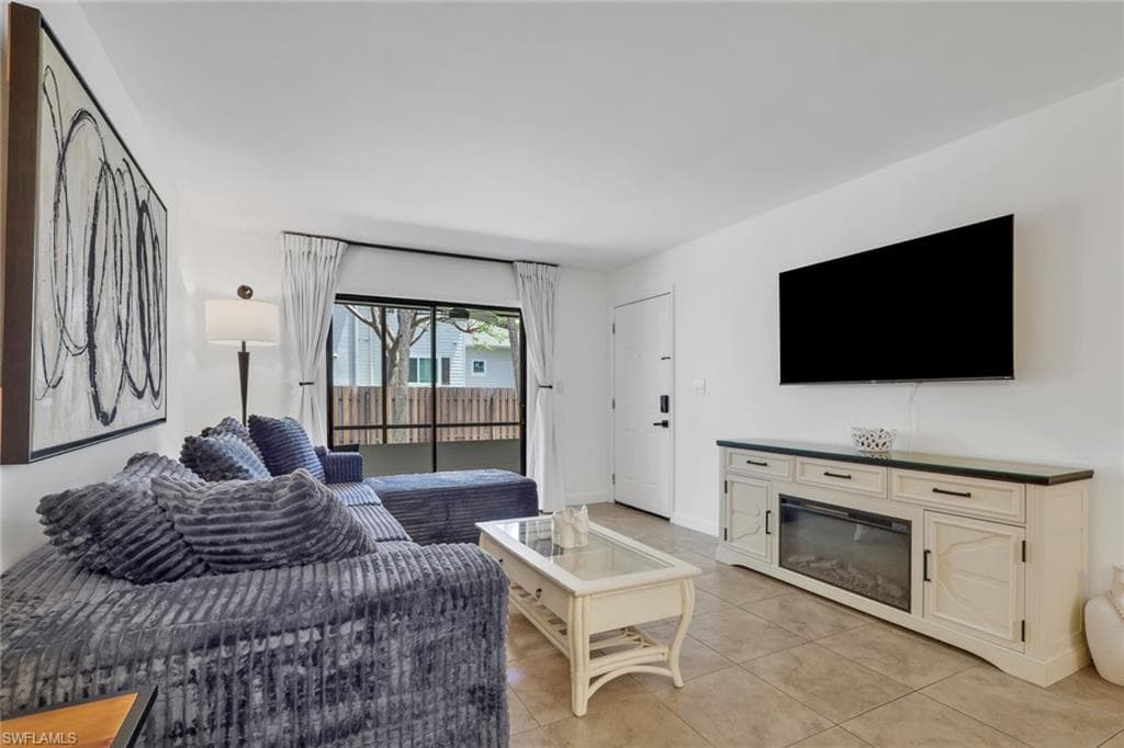 5307 Summerlin RD 708-3