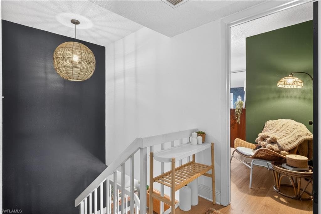 1466 Park Shore CIR 3-17