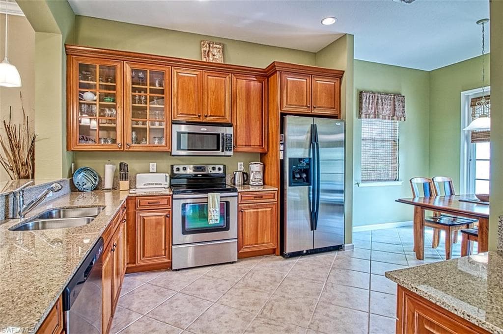 3460 Lakeview Isle CT-16