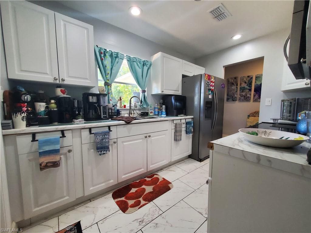 306 Hollywood ST-4