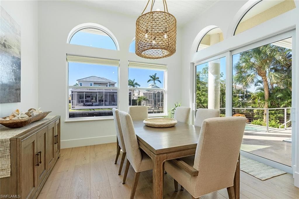 452 Willet AVE-8