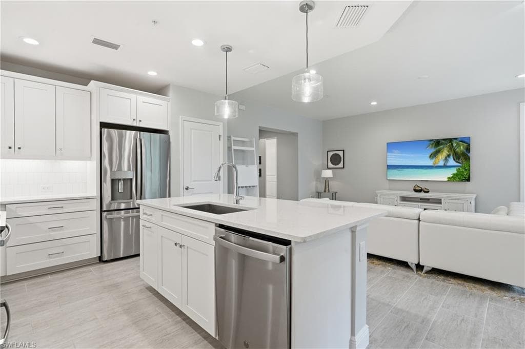 2560 Seychelles DR 1003-8