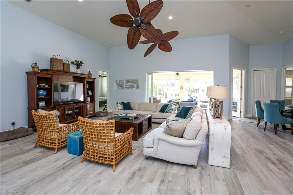 1480 Curlew AVE-42