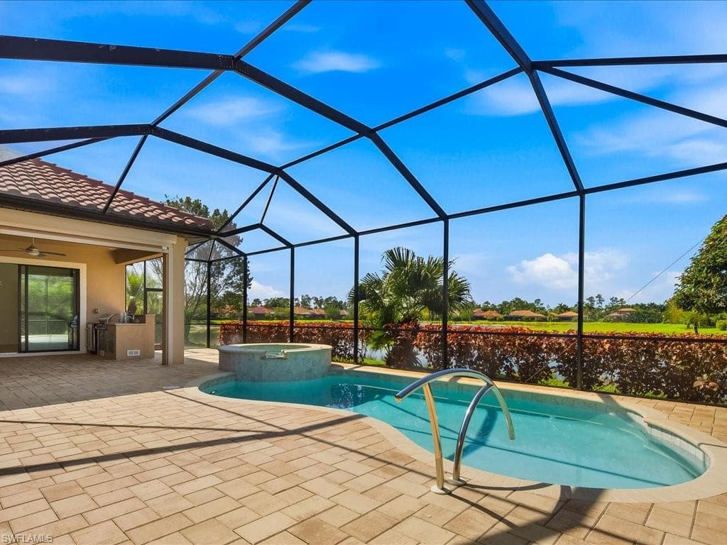 1546 Mockingbird DR-33