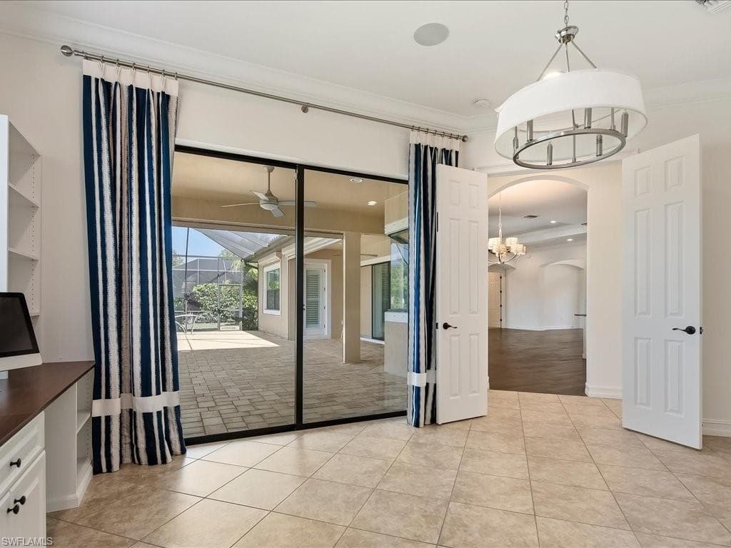 1546 Mockingbird DR-19