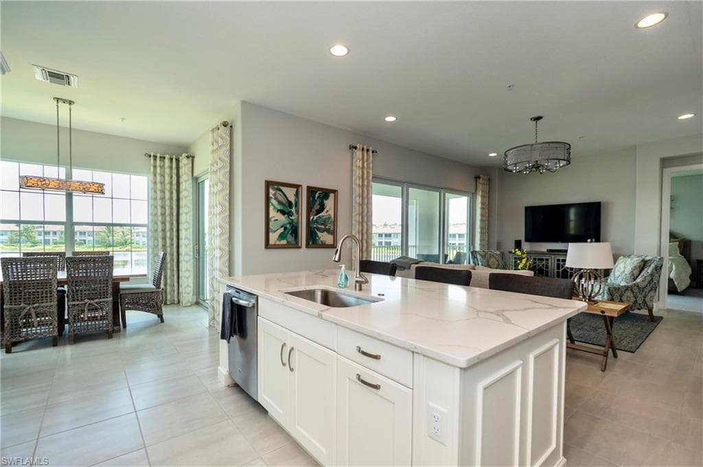 8008 Signature Club Cir-13