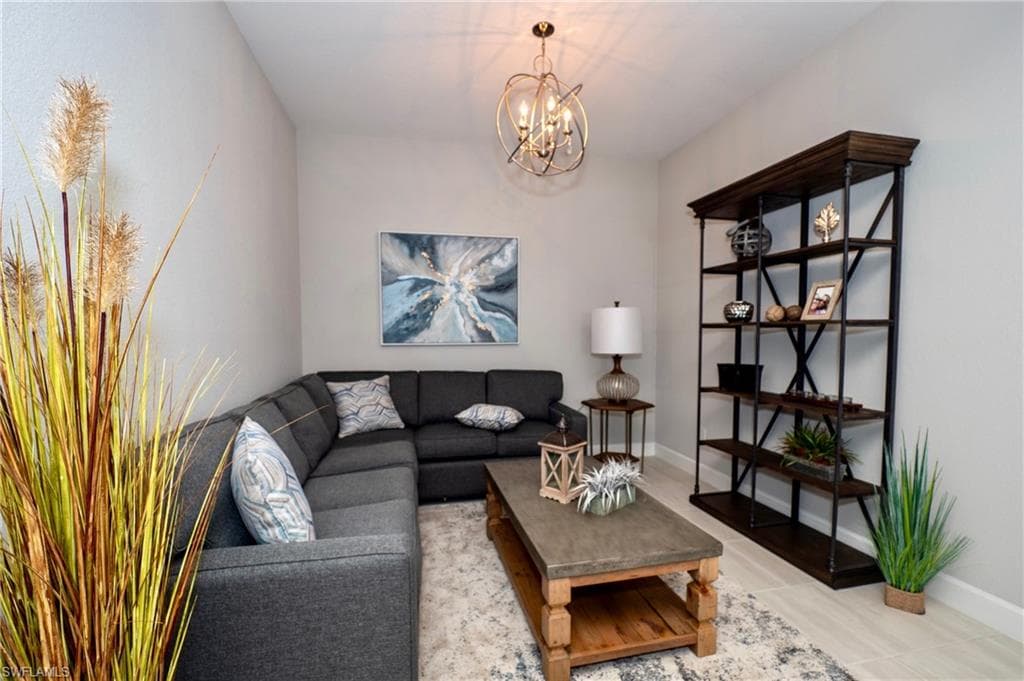 8008 Signature Club Cir-8