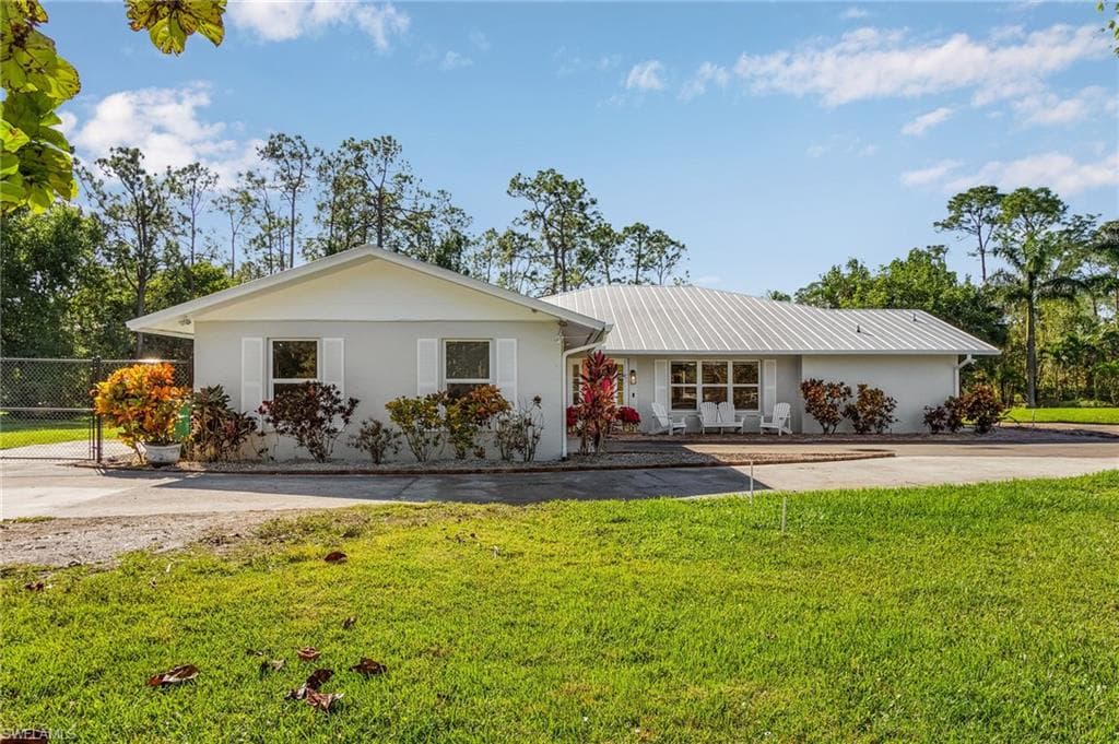 2950 Coach House LN-1