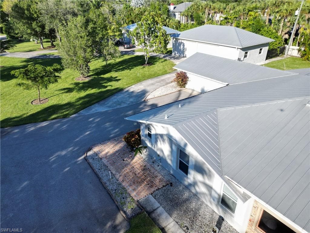 2950 Coach House LN-38