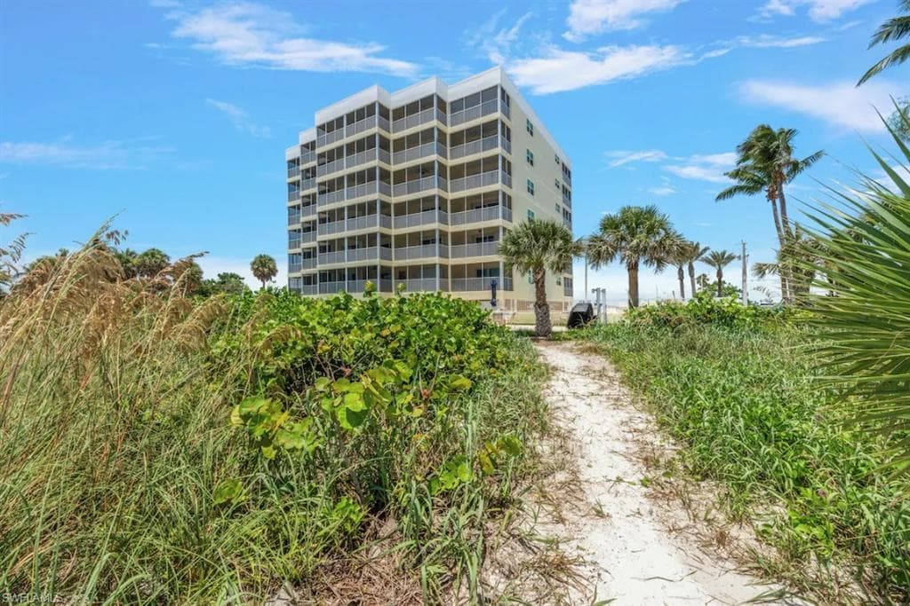 100 Estero BLVD 332-13