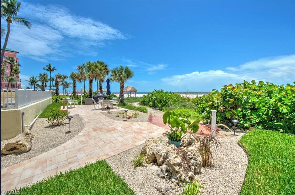 100 Estero BLVD 332-15
