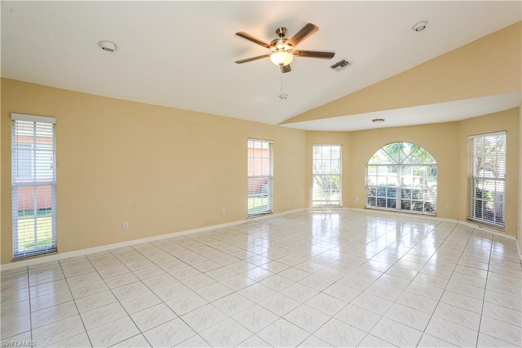 1040 Moon Lake DR-6