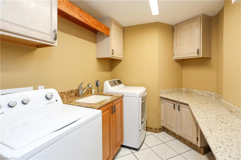 1040 Moon Lake DR-22