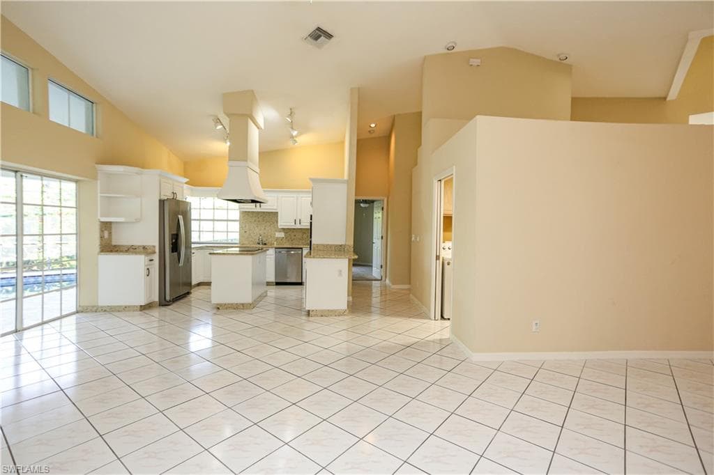 1040 Moon Lake DR-9