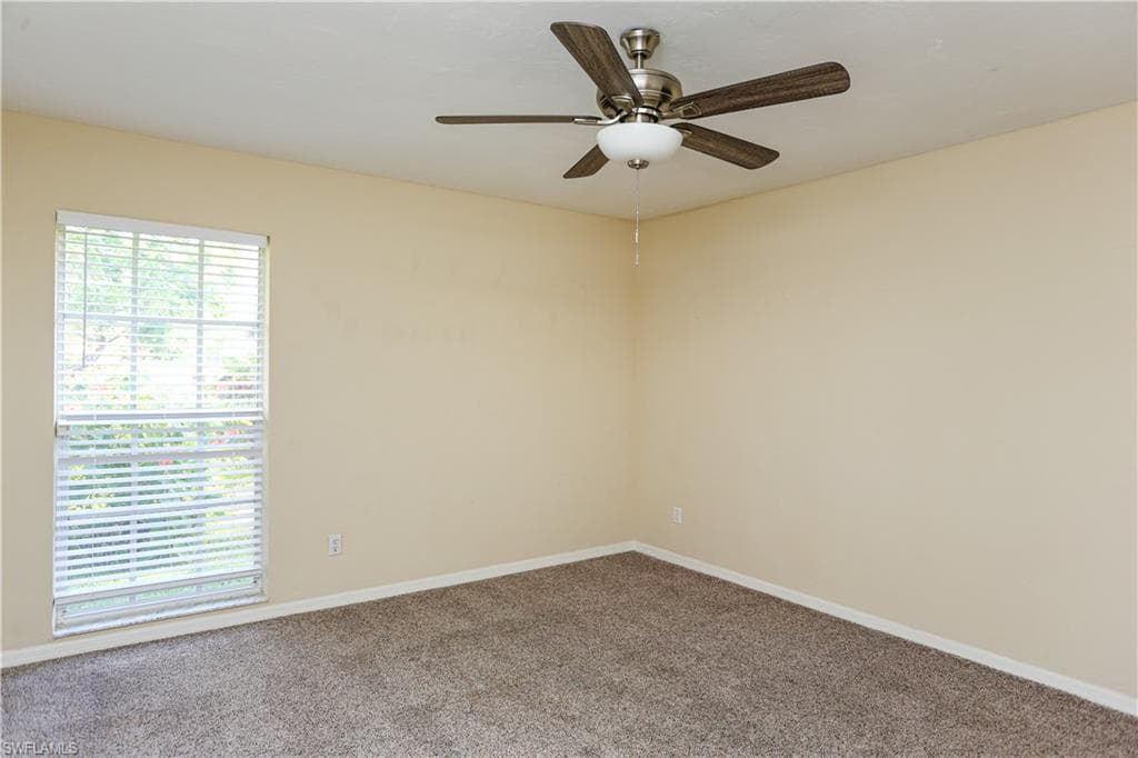 1040 Moon Lake DR-15