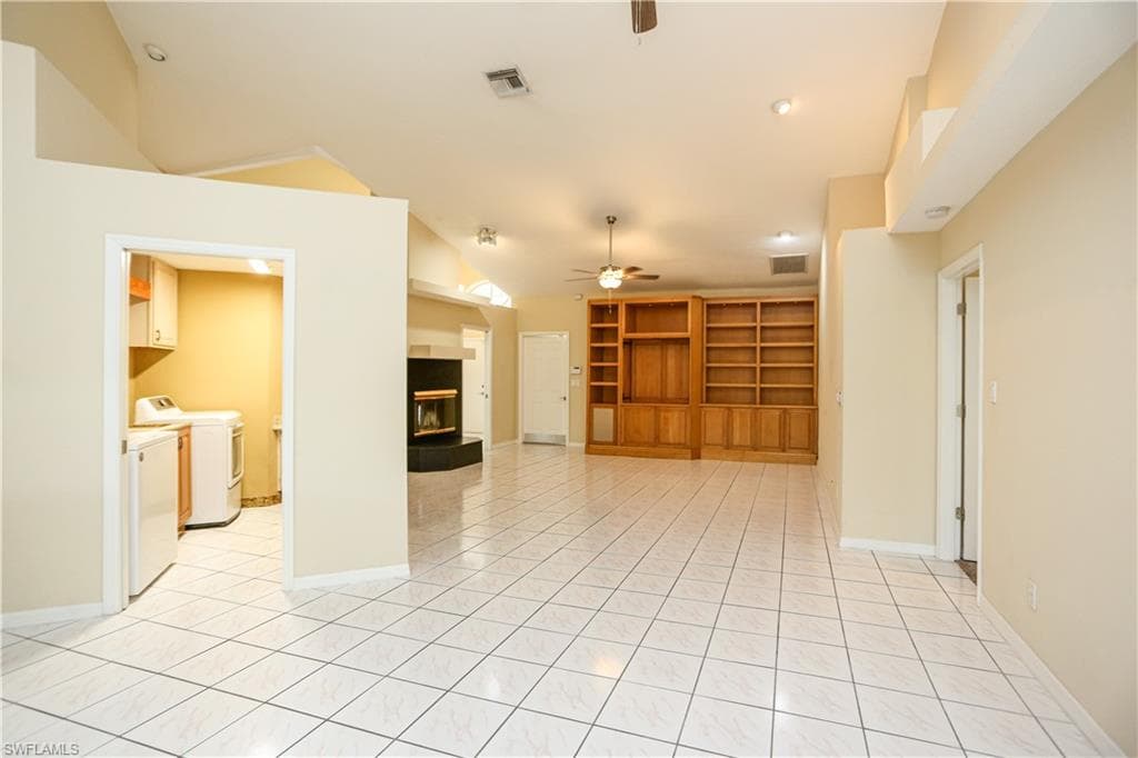1040 Moon Lake DR-8
