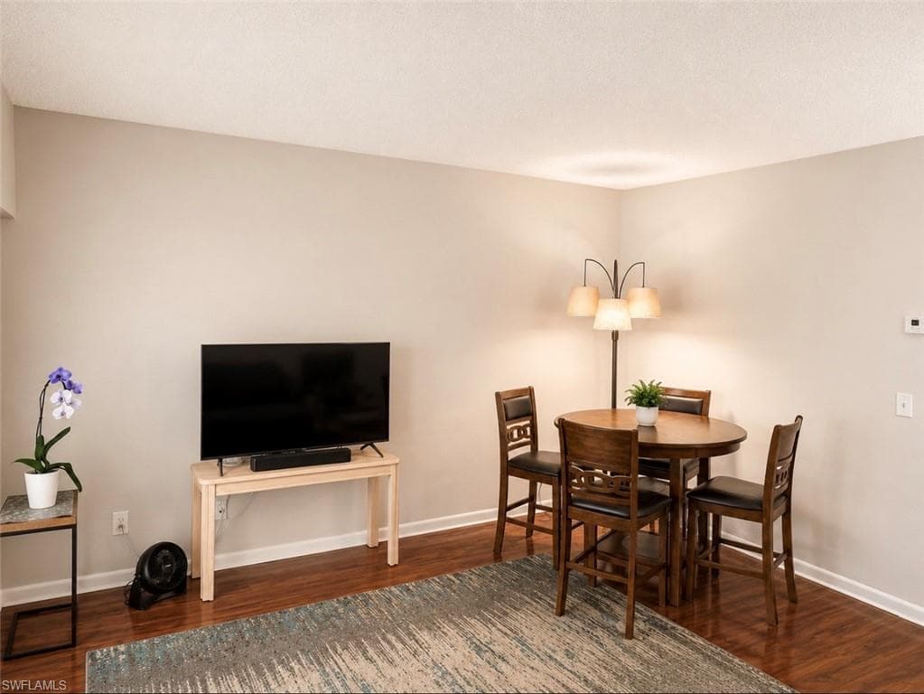 102 E Greens BLVD-12