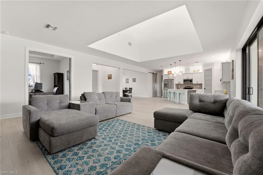 22833 Yellow Button LN-9