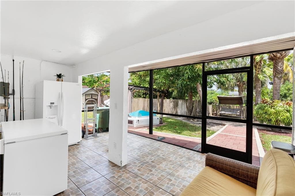 4587 25th CT SW-36