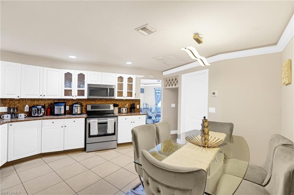 4587 25th CT SW-20