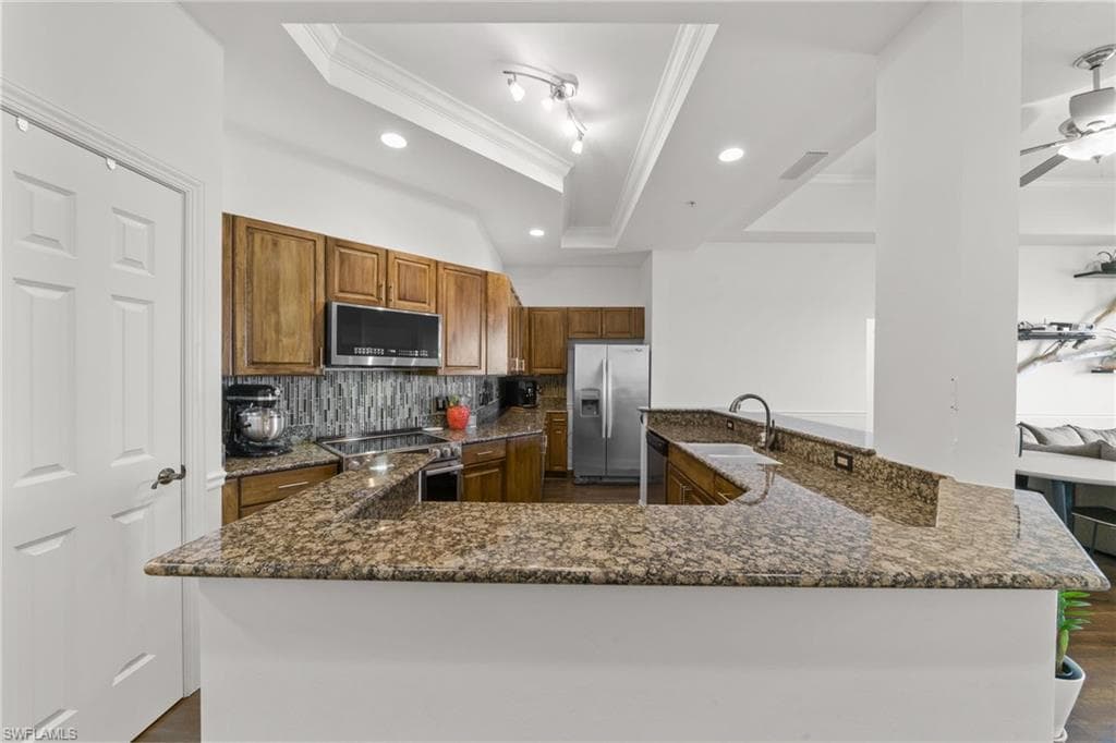 2743 1st ST 2703-6