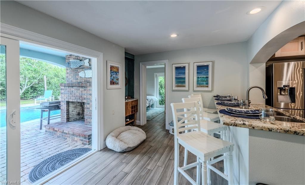 1385 Wisconsin DR-12