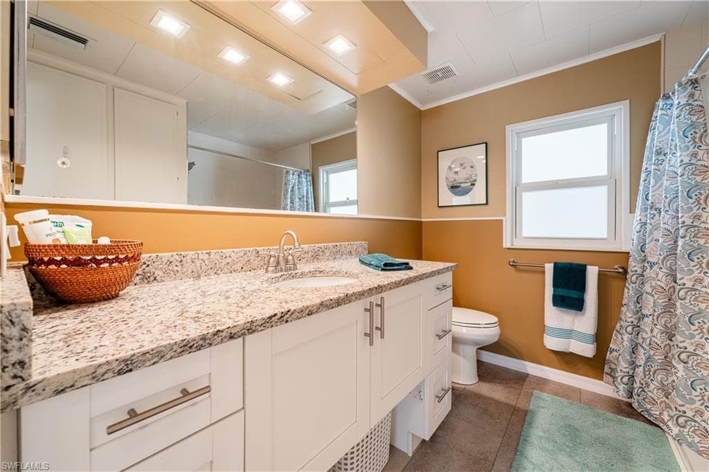 237 Palmer BLVD-27