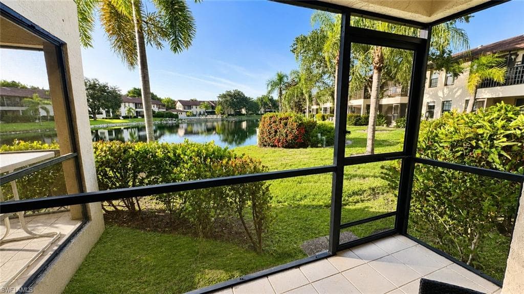 5339 TREETOPS DR-1