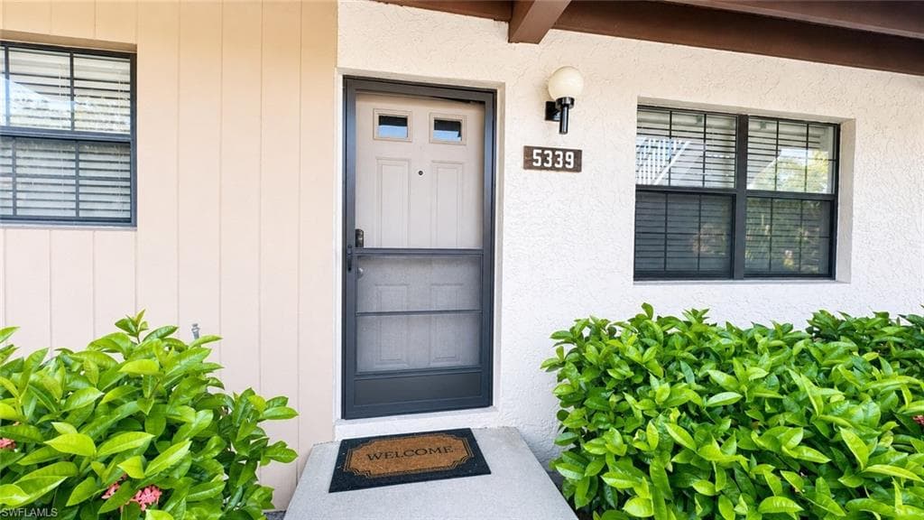 5339 TREETOPS DR-20