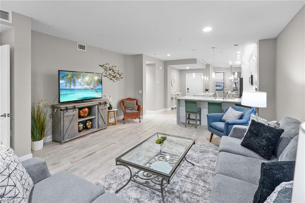 11041 Gulf Reflections DR 103-7