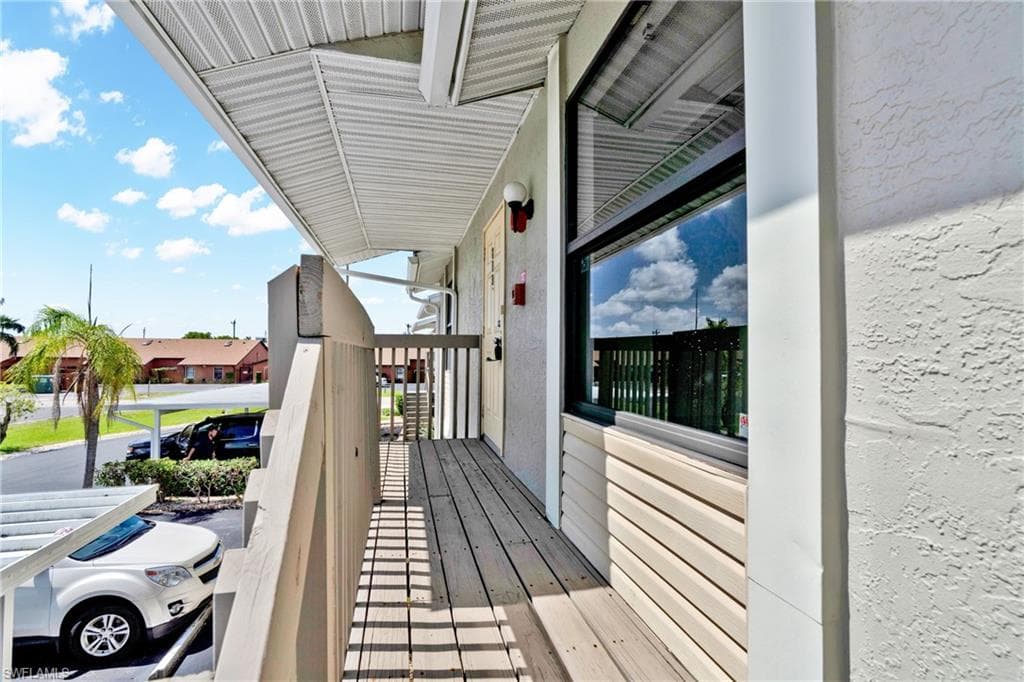 4708 SW 8th PL 203-12