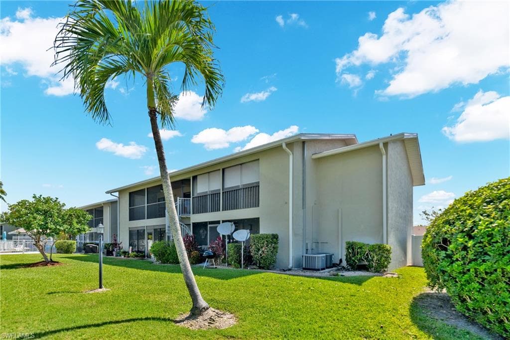 4708 SW 8th PL 203-9