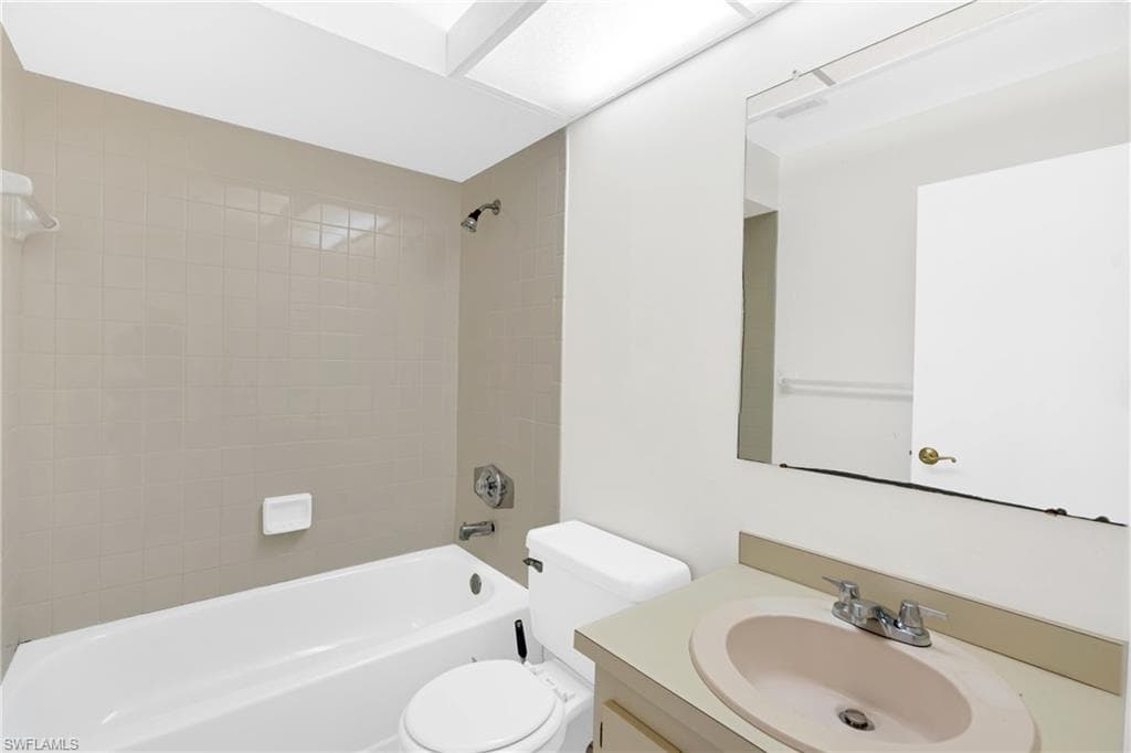4708 SW 8th PL 203-31