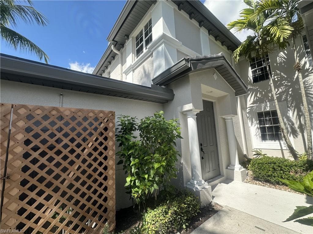 2004 Tarpon Bay DR N 201-3