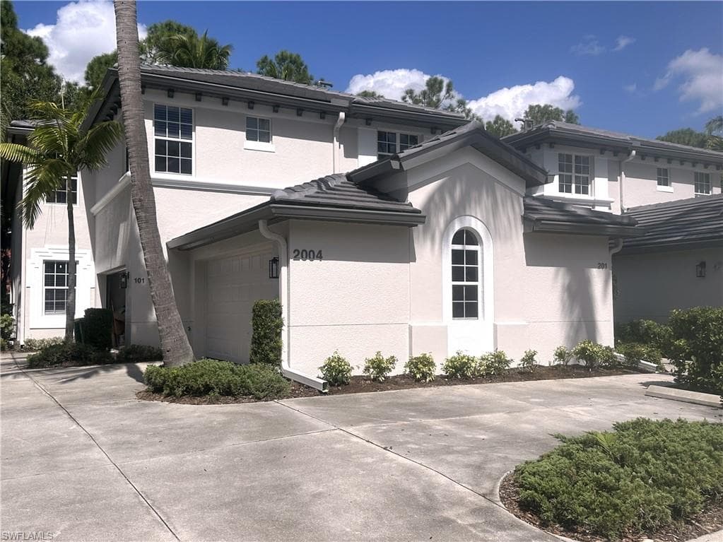2004 Tarpon Bay DR N 201-1