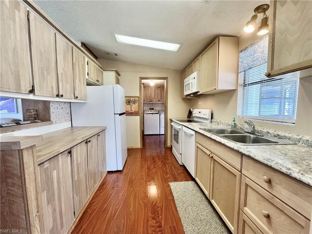 573 Cape Florida LN-5