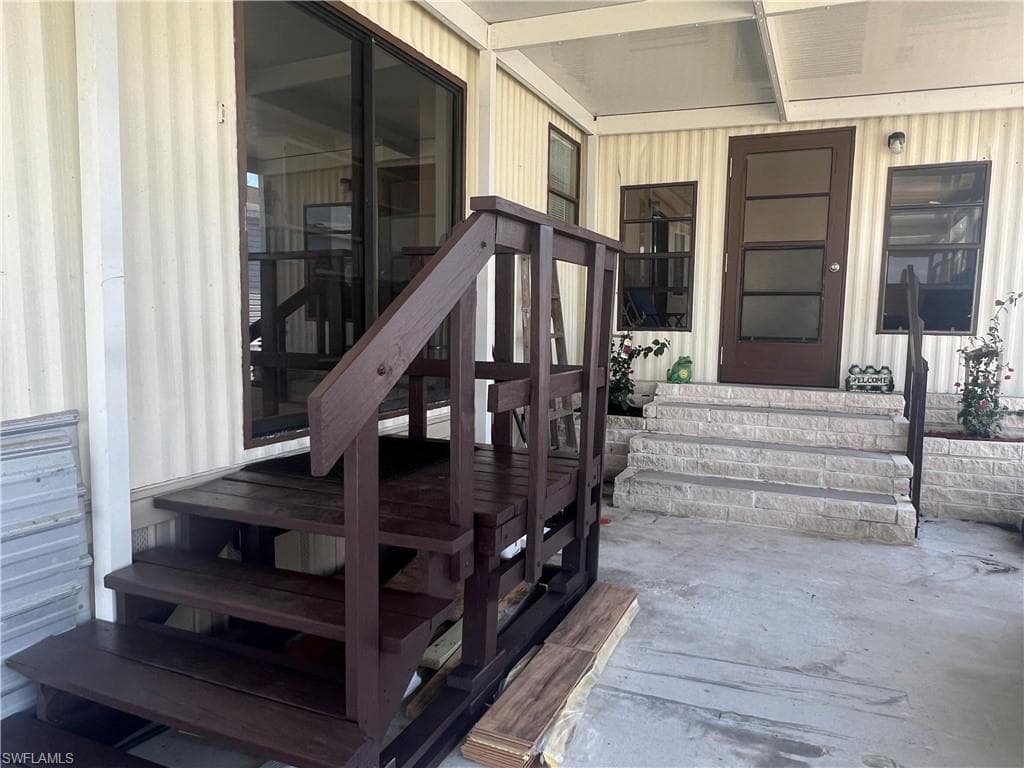 573 Cape Florida LN-4