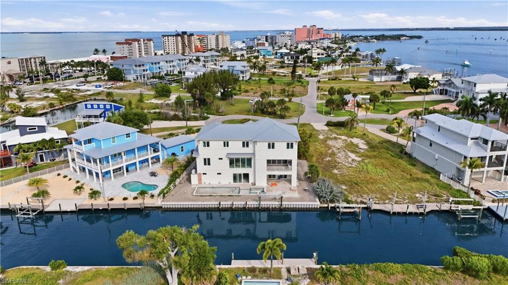 740 Matanzas CT-11