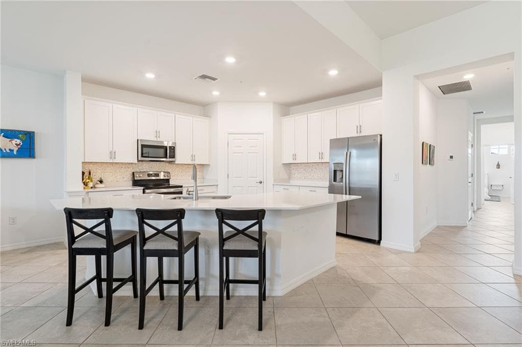 12050 Santaluz DR 202-4
