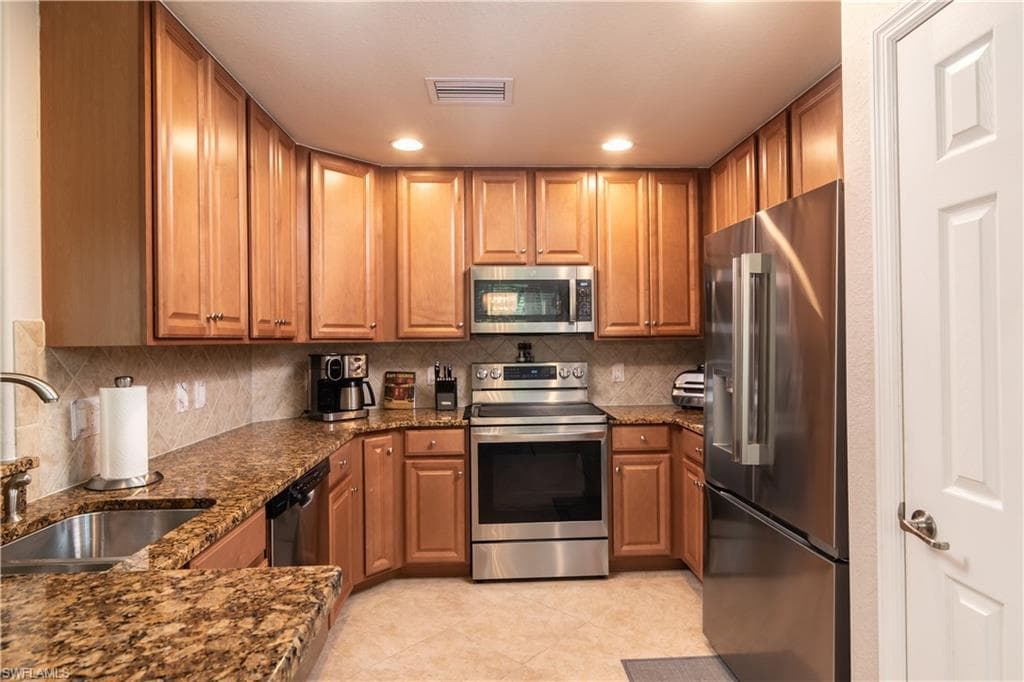 7878 Clemson ST 101-6
