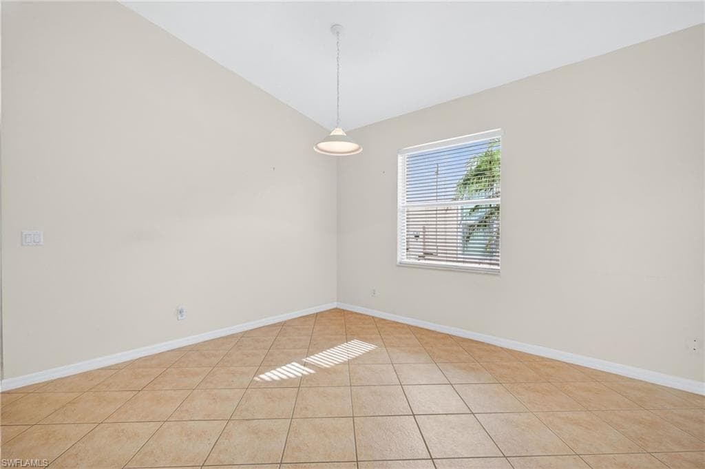 8369 Sumner AVE-7