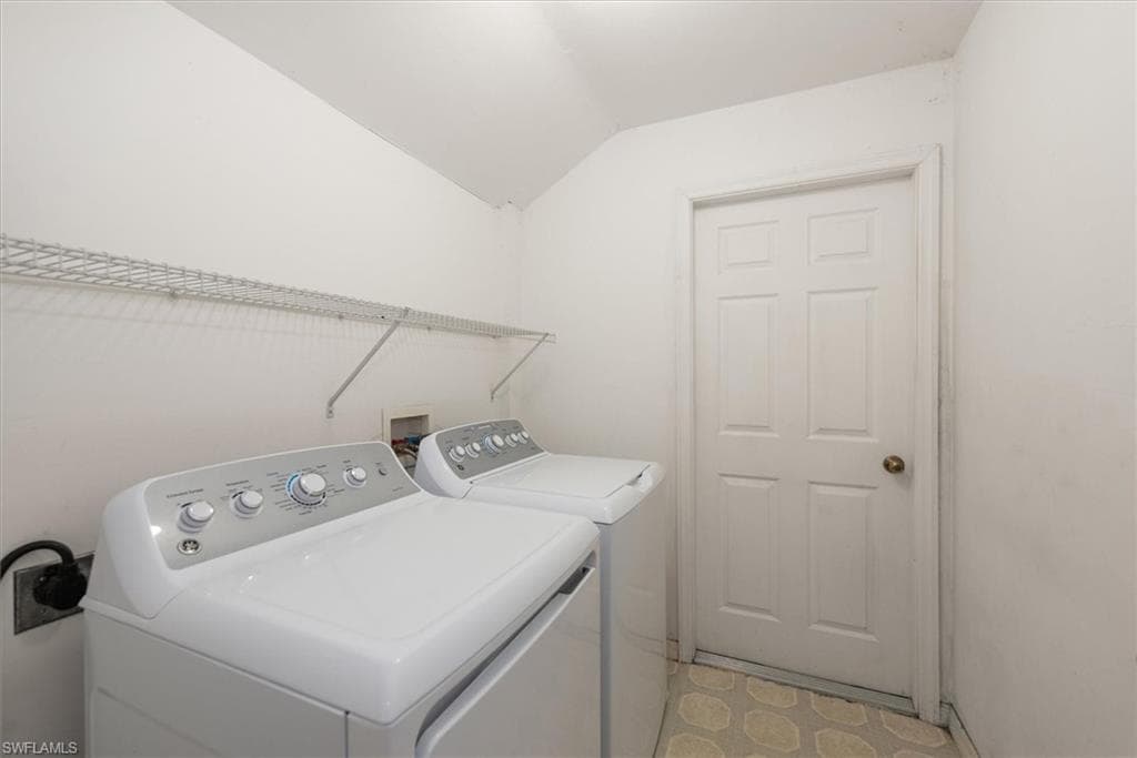 6211 Castlewood CIR-24