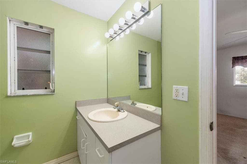 6211 Castlewood CIR-18