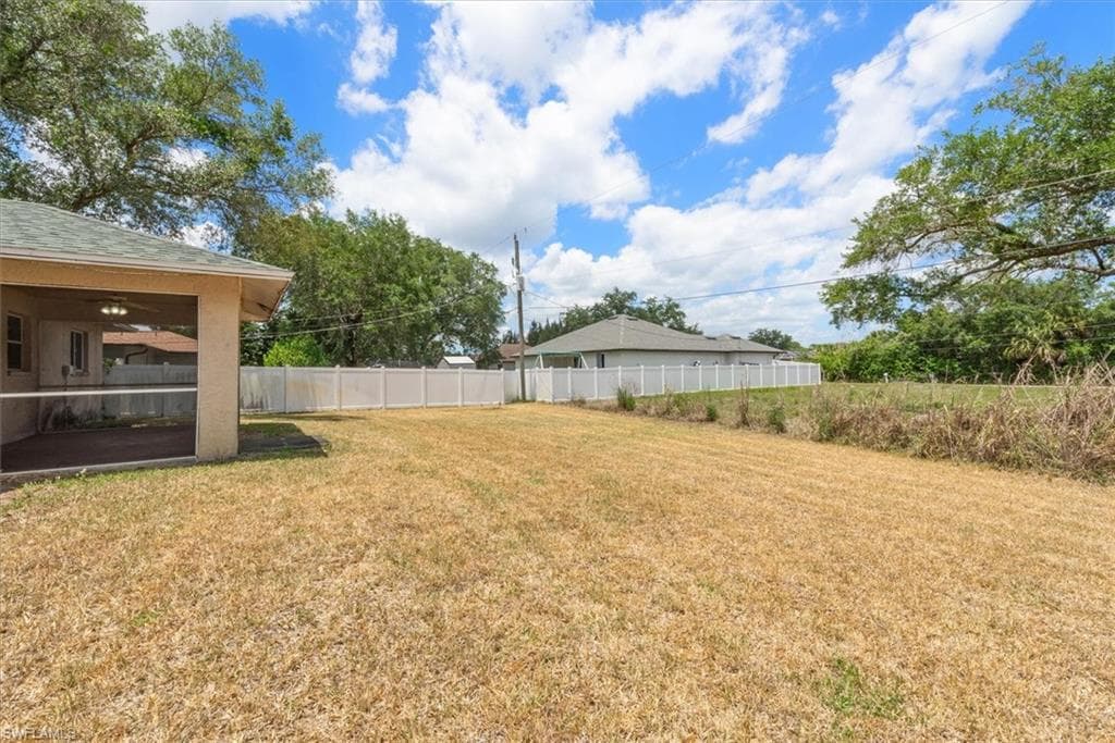 6211 Castlewood CIR-25