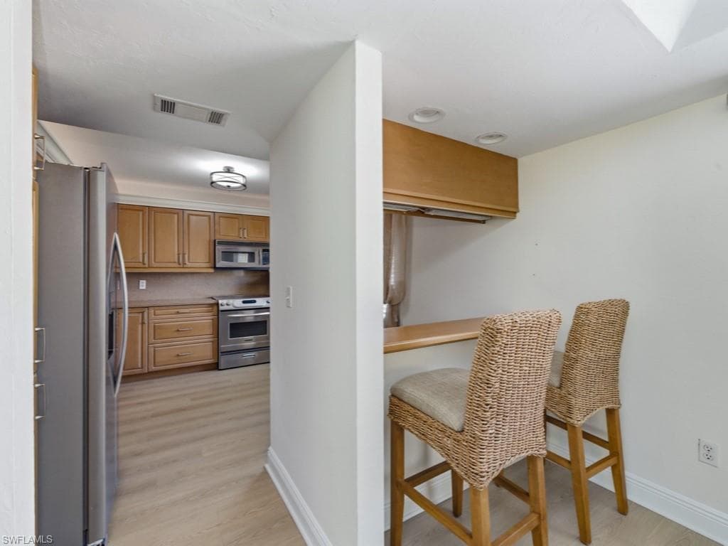 3207 Horse Carriage WAY 403-16