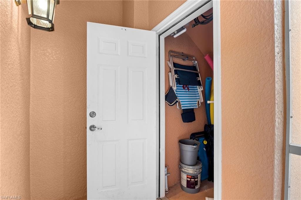 4566 SE 5th PL 106-27