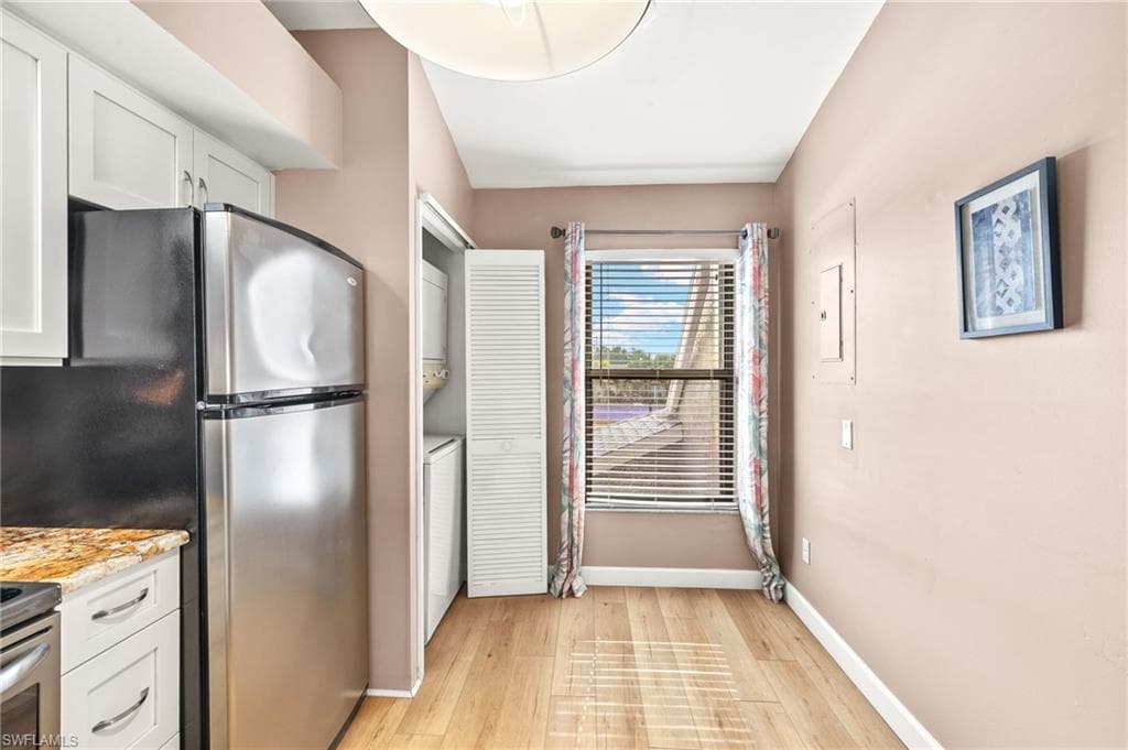 4616 SE 5th PL 208-10